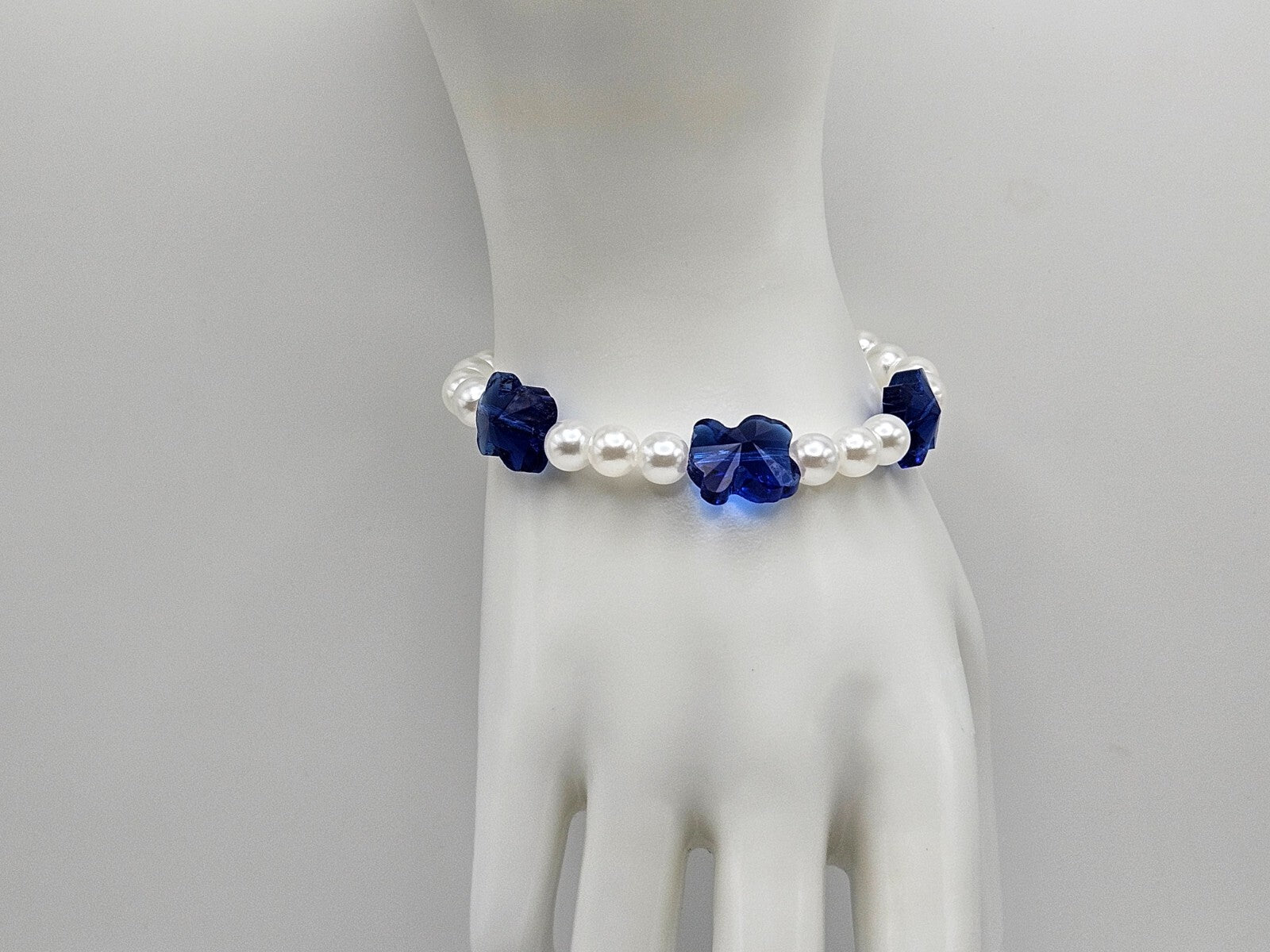 Royal Blue Flower Bracelet Faux Pearl Beads 18K Gold Plated Stretchy Jewelry2