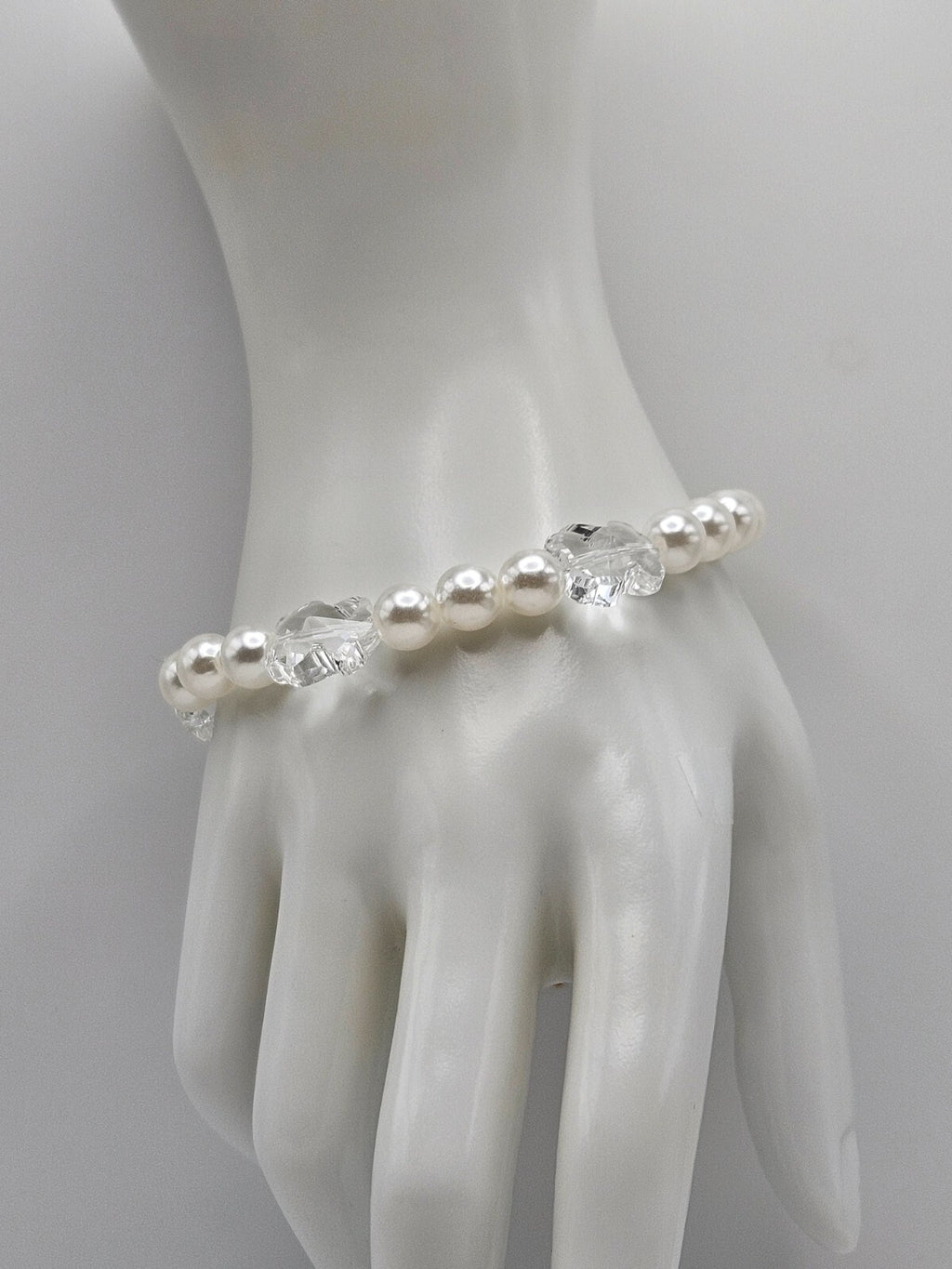 Faux Pearl Stretch Bracelet White Acrylic Flower Beads 18K Gold Plated Stainless2