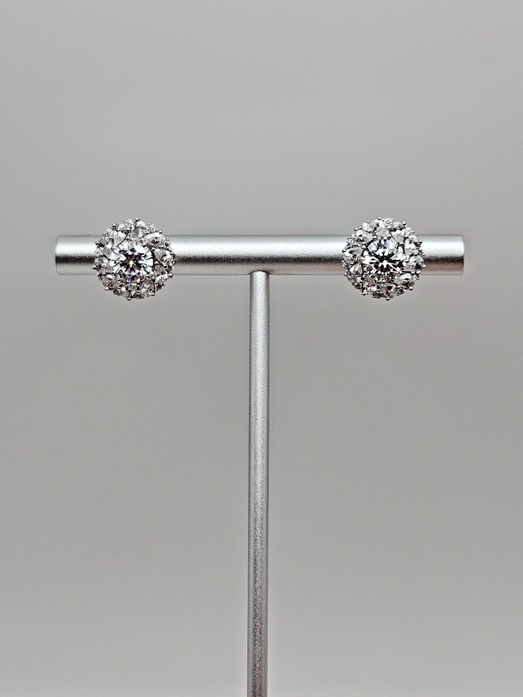 925 Sterling Silver Cubic Zirconia Halo Stud Earrings for Women4
