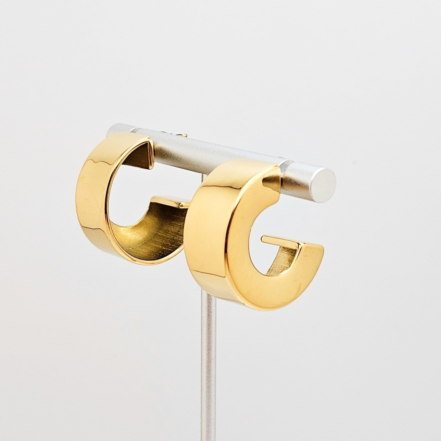 18K Gold Plated Chunky C-Shaped Hoop Earrings. Modern Style Jewelry for Women5