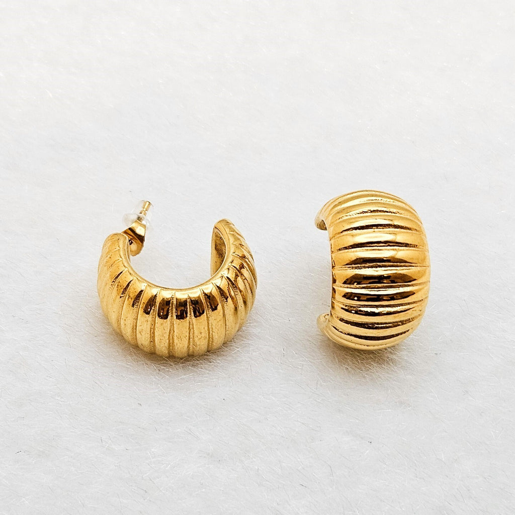 18K Gold Plated Thick Ribbed C-Shaped Hoop for Women, Stainless Steel Earrings3