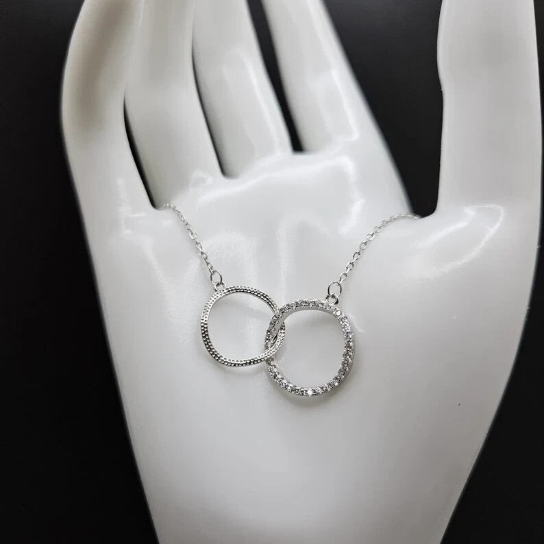 925 Sterling Silver, Dainty Interlocking Circles Design Bracelet for Women1