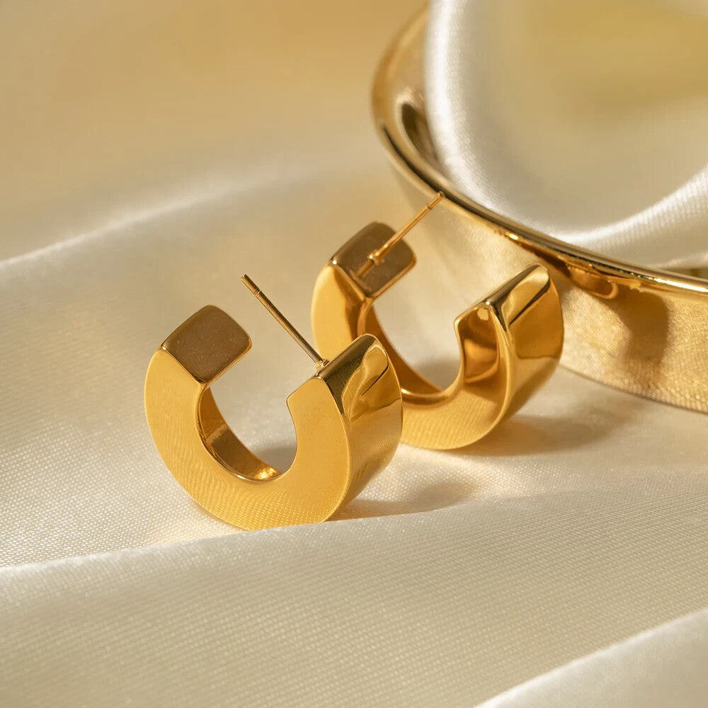18K Gold Plated Chunky C-Shaped Hoop Earrings. Modern Style Jewelry for Women1