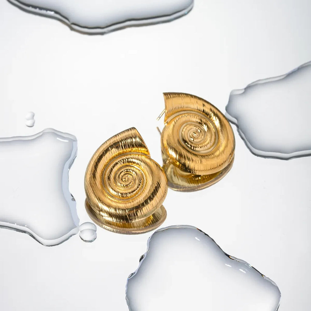 18K Gold Plated Stainless Steel Thick Conch Spiral Shaped Stud Earring for Women4
