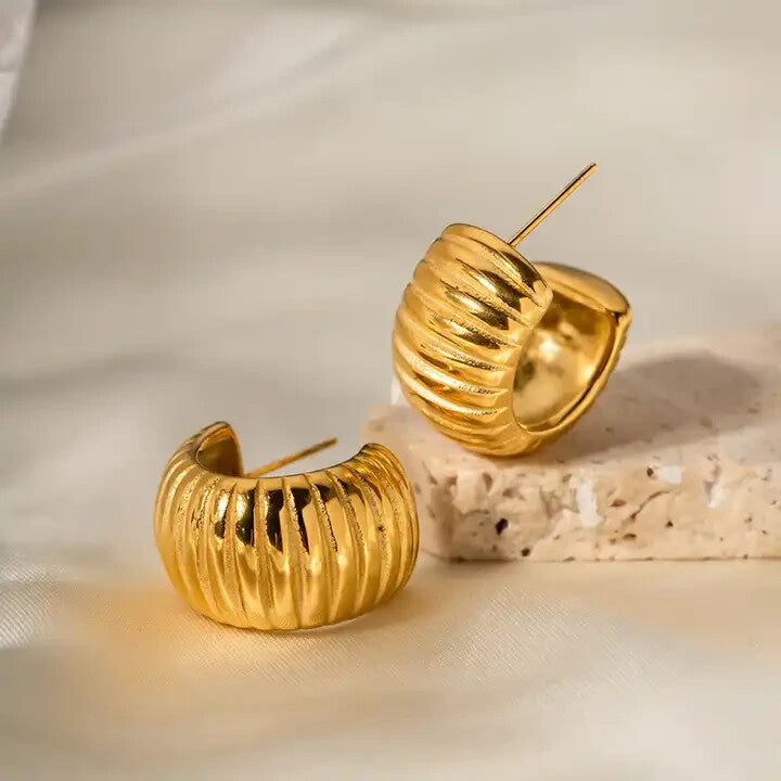 18K Gold Plated Thick Ribbed C-Shaped Hoop for Women, Stainless Steel Earrings1