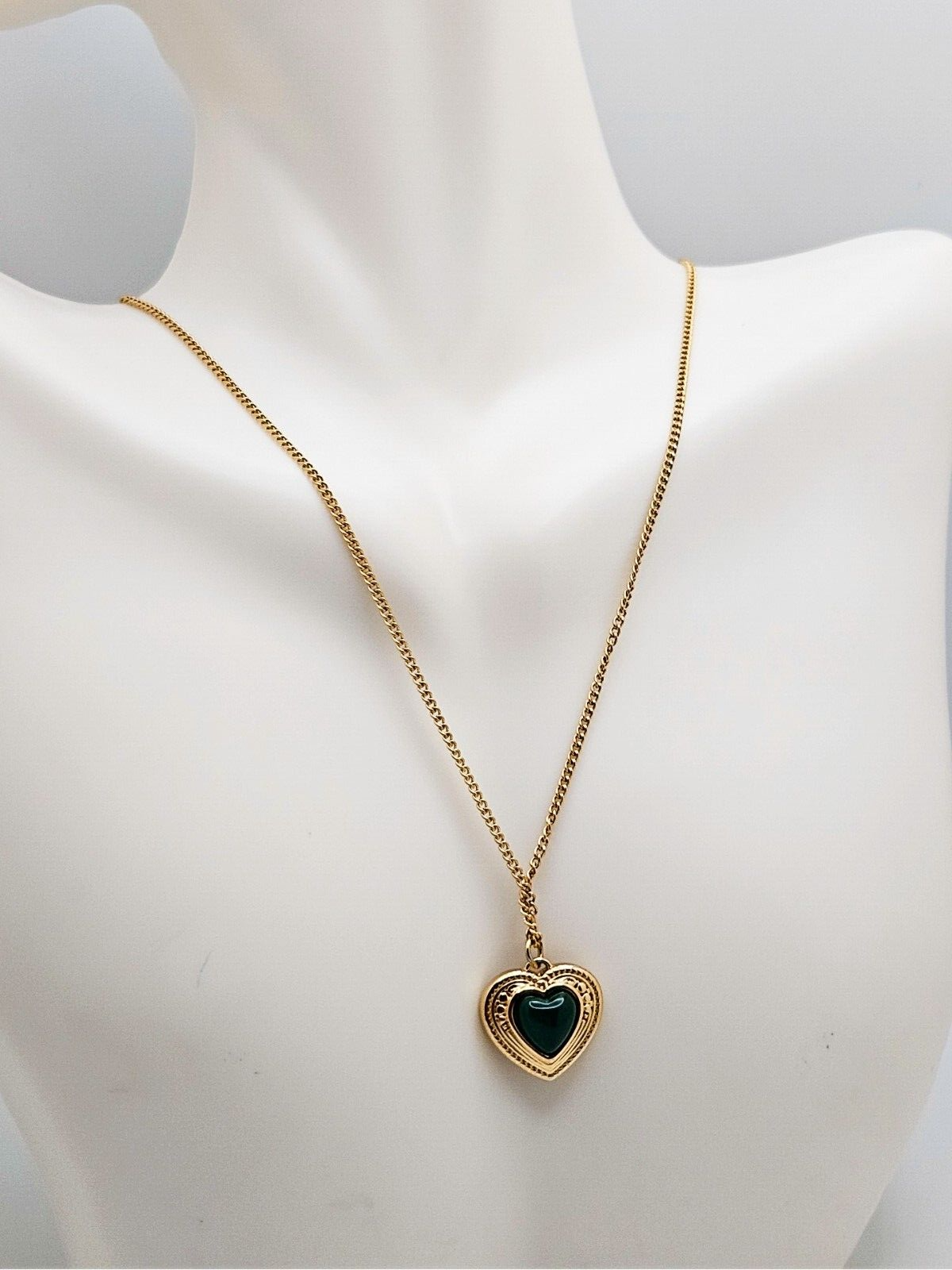 18K Gold Plated Stainless Steel Heart Pendant Necklace Emerald Color CZ2