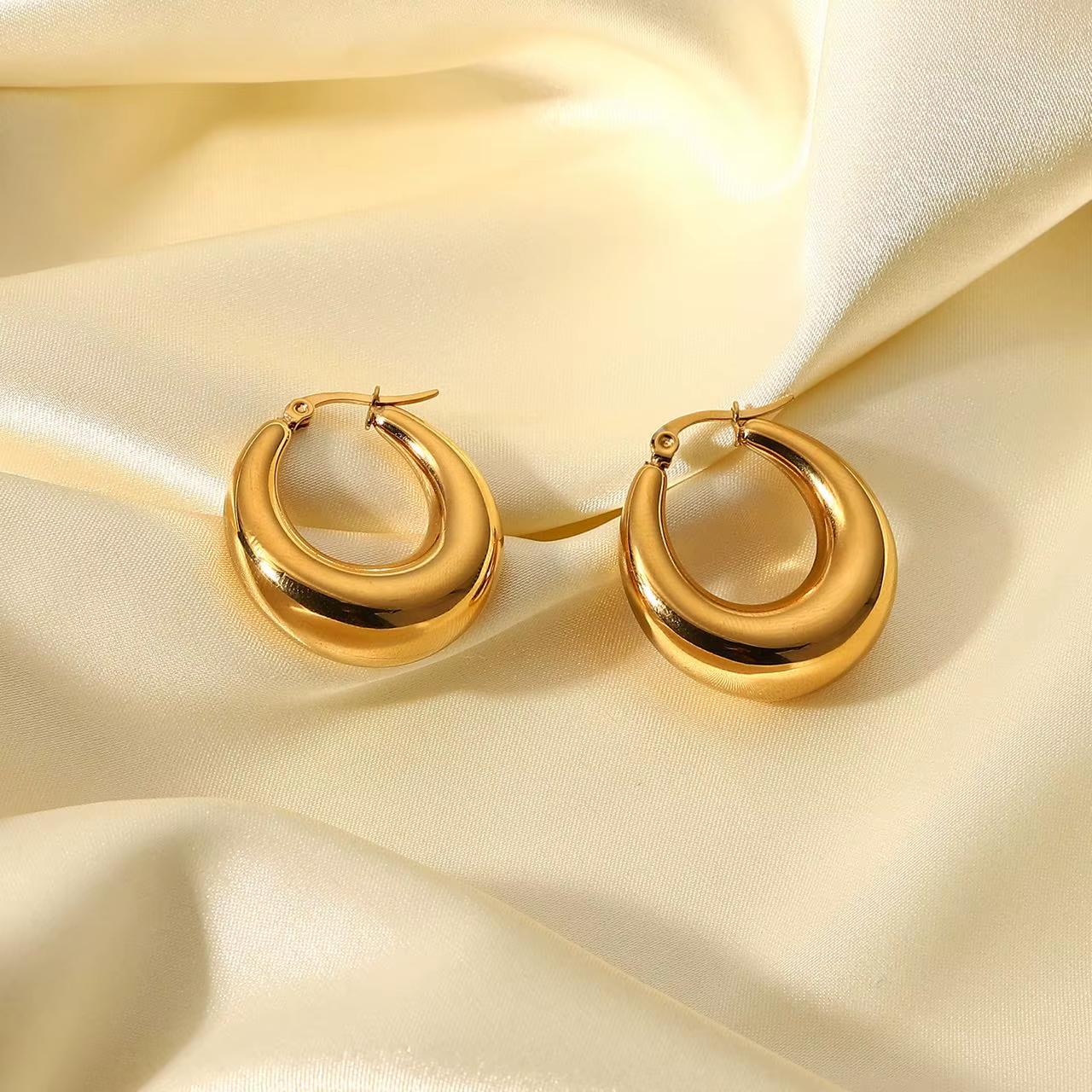 18K Gold Plated Stainless Steel Classic Smooth Thick Hoop Earrings for Women3