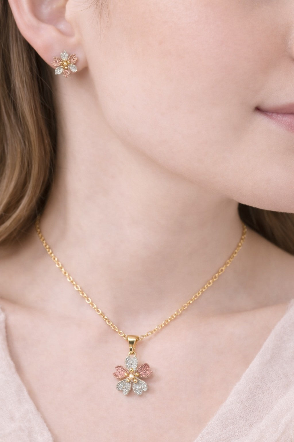 18K Gold Plated Tri-Color Flower Jewelry Set Necklace & Stud Earrings for her3