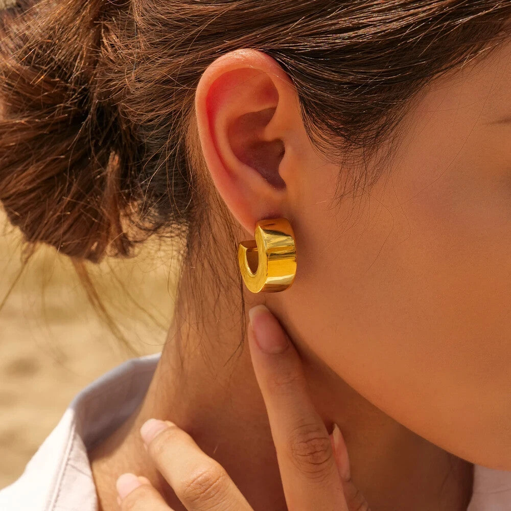 18K Gold Plated Chunky C-Shaped Hoop Earrings. Modern Style Jewelry for Women0