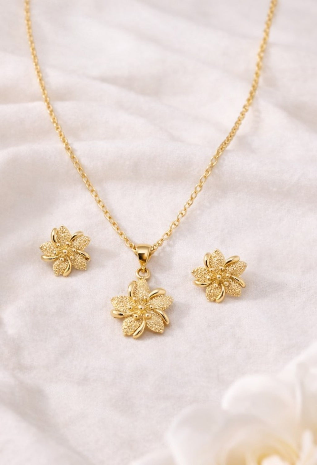 18K Gold Plated Flower Jewelry Set Necklace & Stud Earrings Elegant Floral Gift0