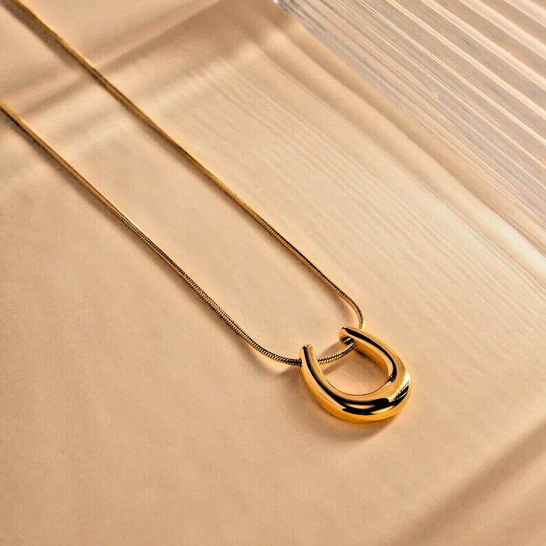 18K Gold Stainless Steel U Shaped Pendant Necklace3