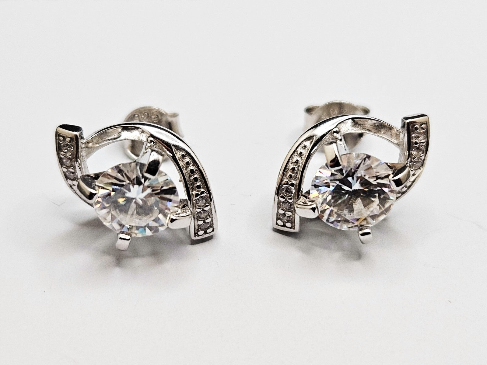 18k Gold Plated Sterling Silver Moissanite Twisted Sparkle Stud Earrings5