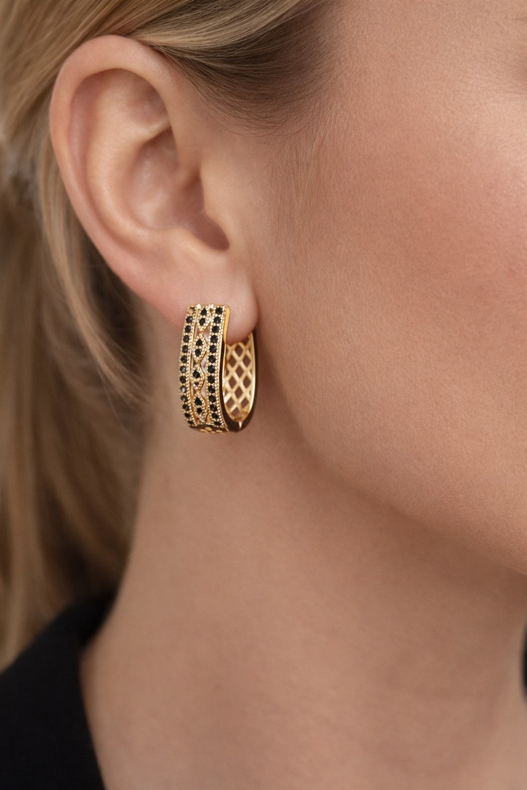 18K Gold Hoop U Shaped Earrings Black Cubic Zirconia0