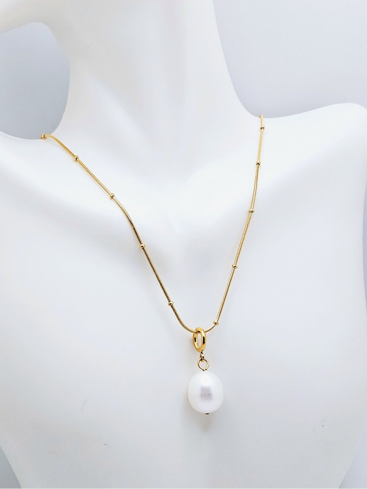 18K Gold Plated Stainless Steel Chain Necklace with Freshwater Pearl Pendant1