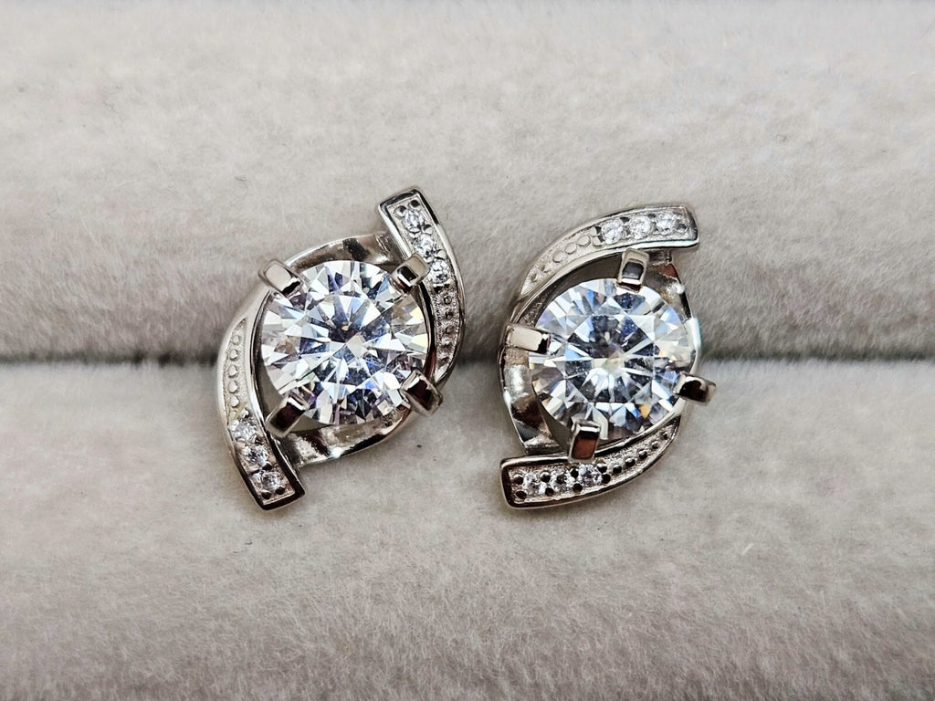 18k Gold Plated Sterling Silver Moissanite Twisted Sparkle Stud Earrings6