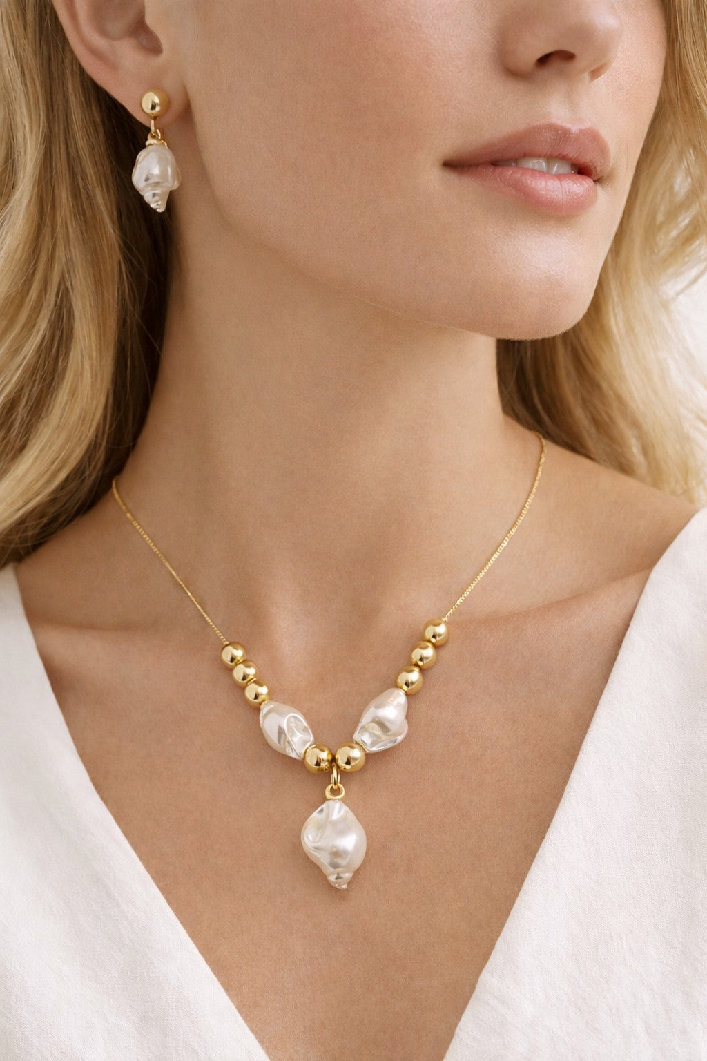 18K Gold Plated Jewelry Set Necklace & Earrings Faux Pearl Shell Gift for Women3