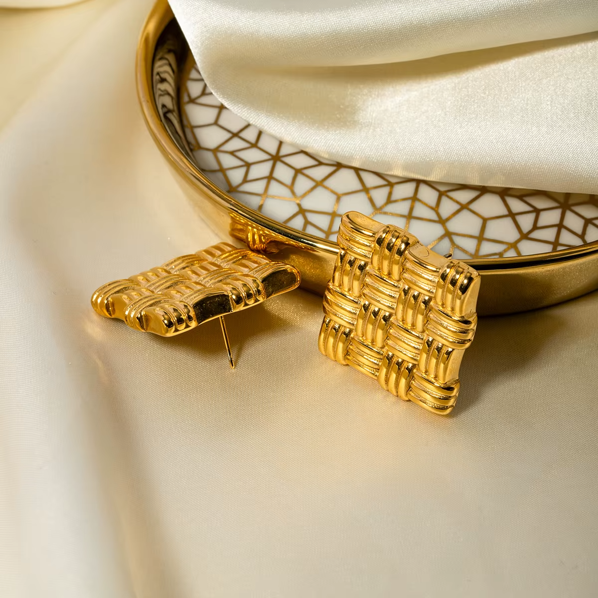 18K Gold Plated Stainless Steel Thick Square Woven Design Stud Earring for Women2