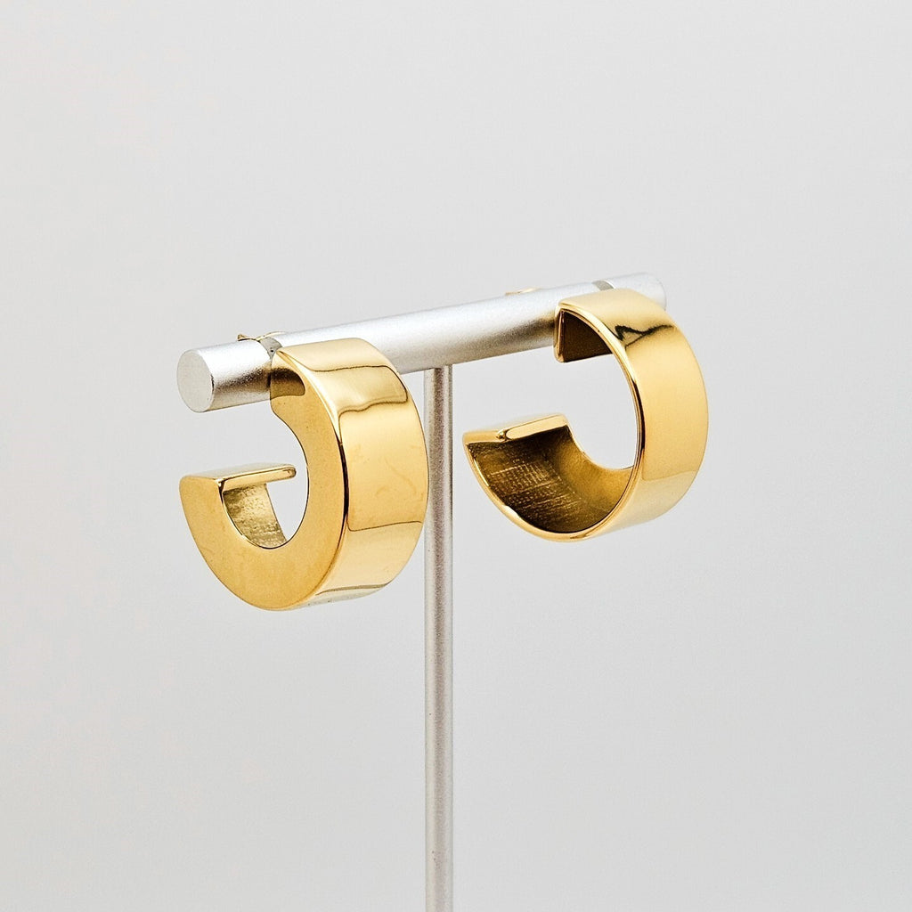 18K Gold Plated Chunky C-Shaped Hoop Earrings. Modern Style Jewelry for Women6